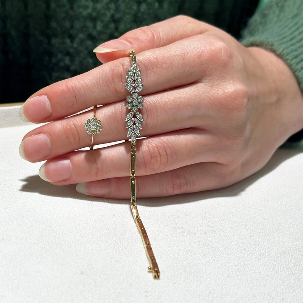 0,29ct. Brillant Goldarmband 585 Gold bicolor, Brillantarmband mit Blume, Diamantarmbänder Juwelier Brandstetter Wien ABX-18-A