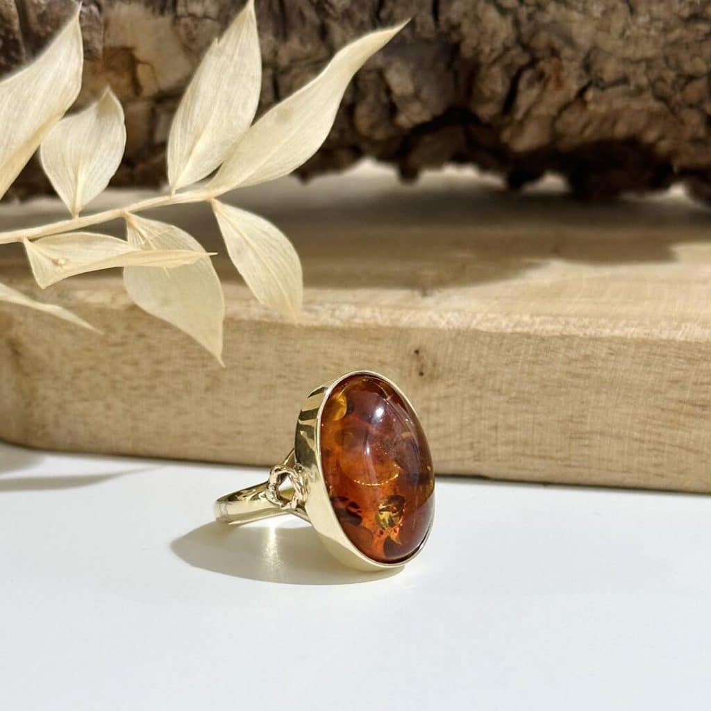 Bernsteinring aus 585 Gelbgold, Goldringe für Damen, Ringe mit Bernstein, Goldschmied, Ring Anfertigung Juwelier Brandstetter Wien