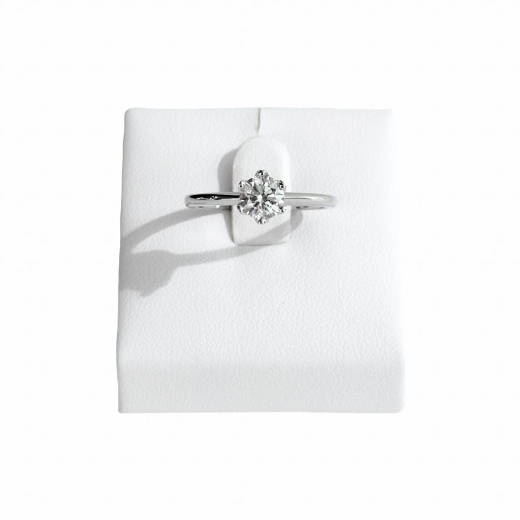 Solitaire Ring aus Weißgold, Verlobungsringe, 0,70ct. Brillant Solitaire Ring, Klassische Verlobungsringe aus Weißgold von Juwelier Brandstetter in Wien, Produktfoto